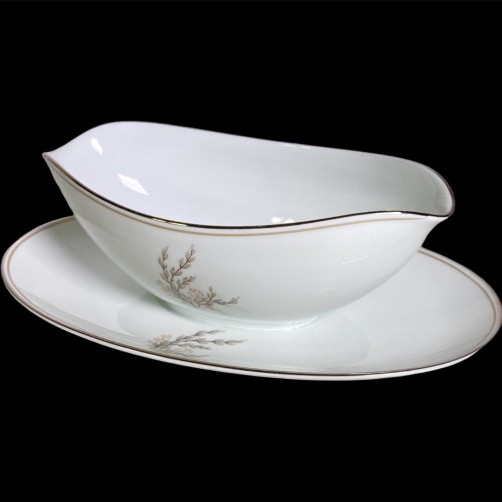 Noritake Porcelain Gravy Boat with Attached Underplate Candice‎ Pattern Japan